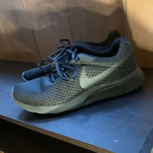 Black Nike Tennis Shoes Women’s Size 7